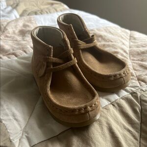 NWT Footmates - Wally Low Boot Dirty Buck Suede Brown